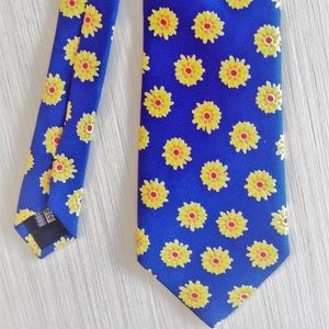 Floral tie